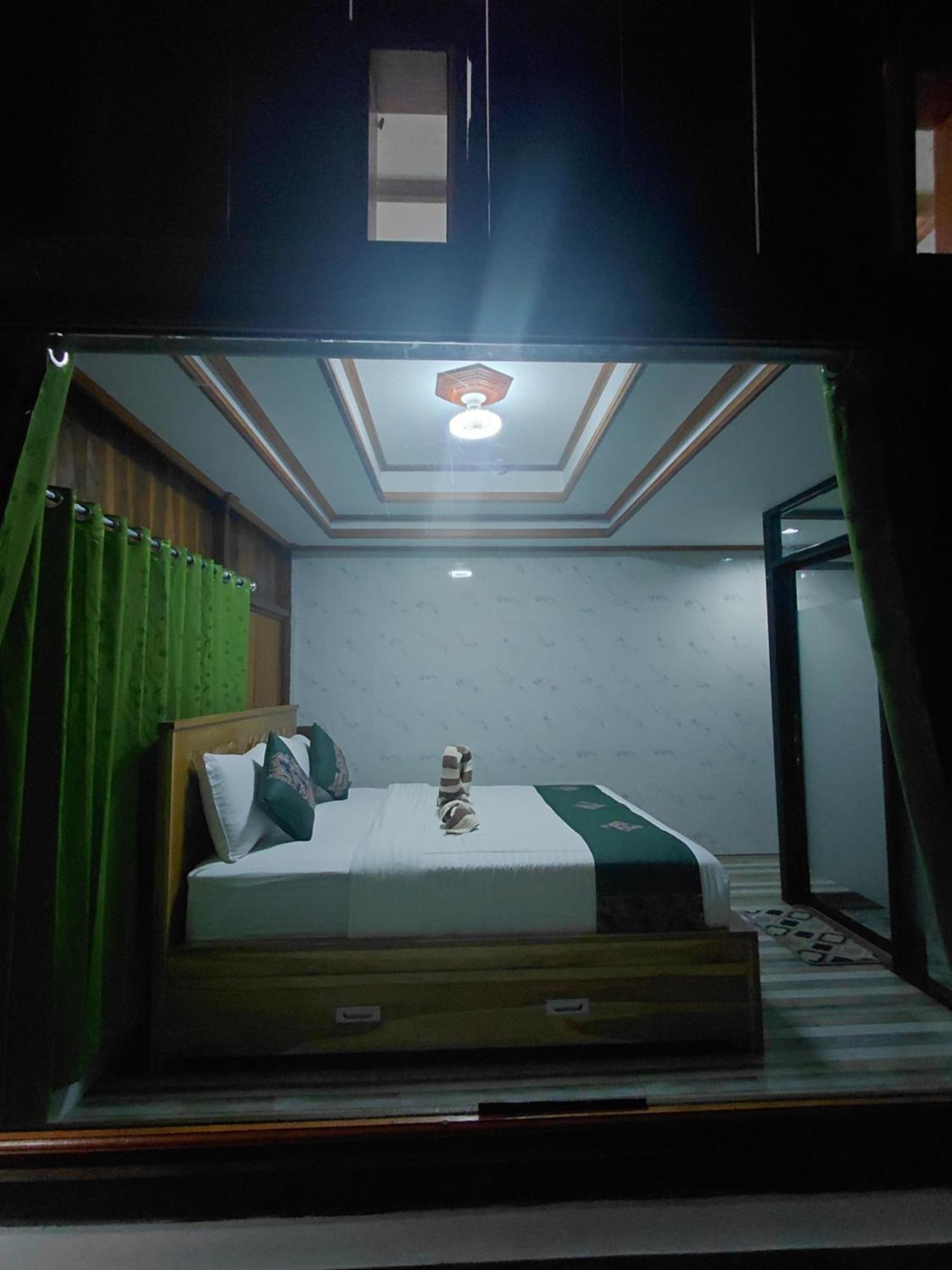 Friendly Homestay Lemukih Singaraja  Exterior photo